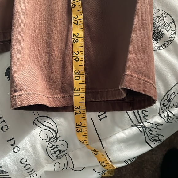 Clearing clothes out of closet the size is 3 it don’t show 3 so I put it 2 - Picture 3 of 4